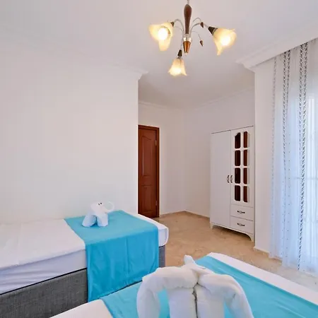 Hisaroenue, Center Luxury