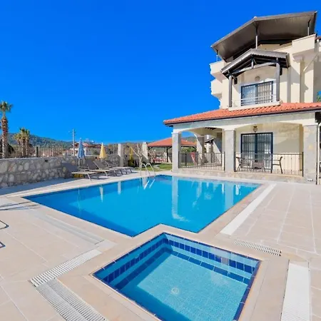 Hisaroenue, Center Luxury